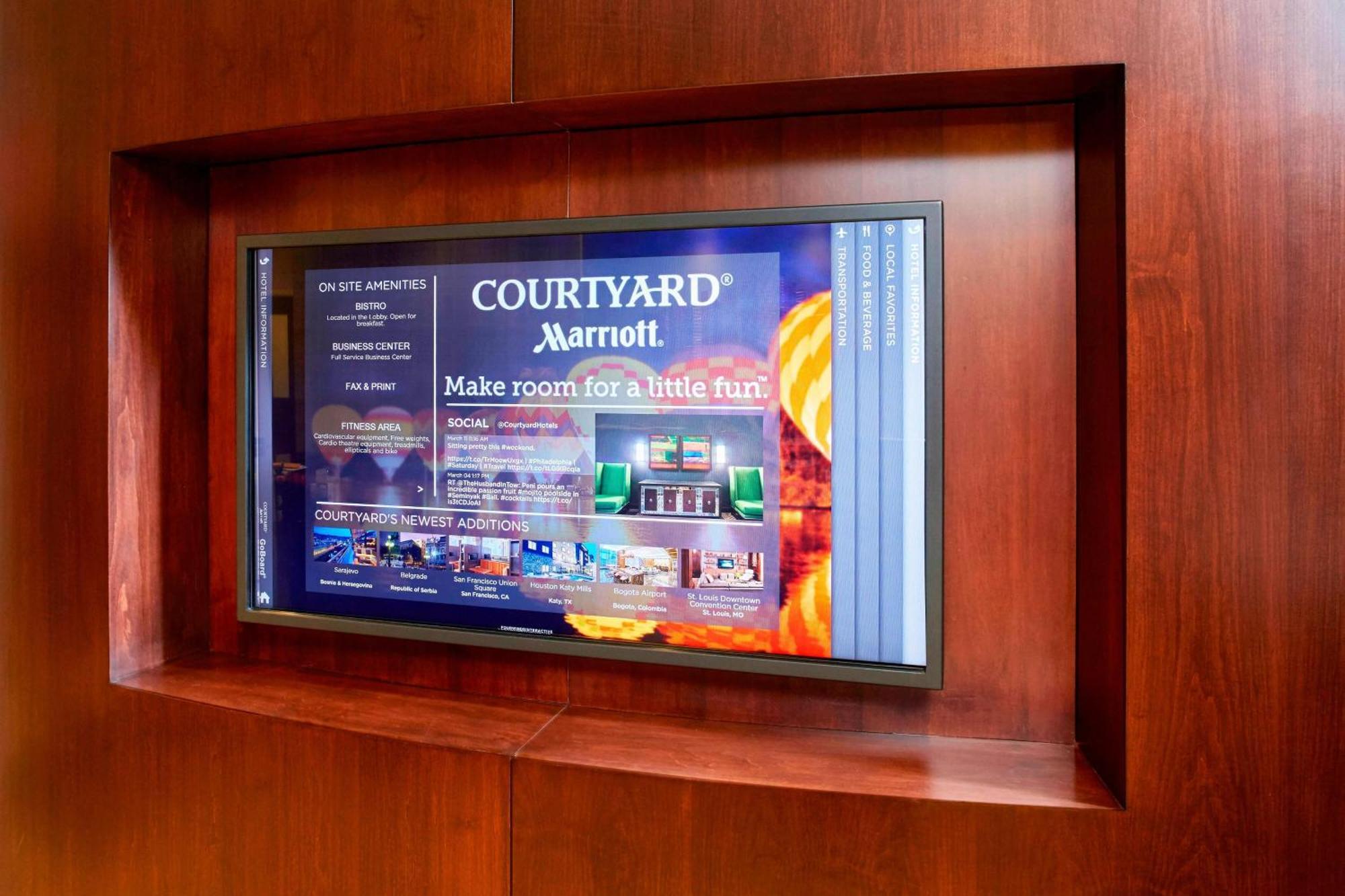 Courtyard Hamilton Hotel Ngoại thất bức ảnh
